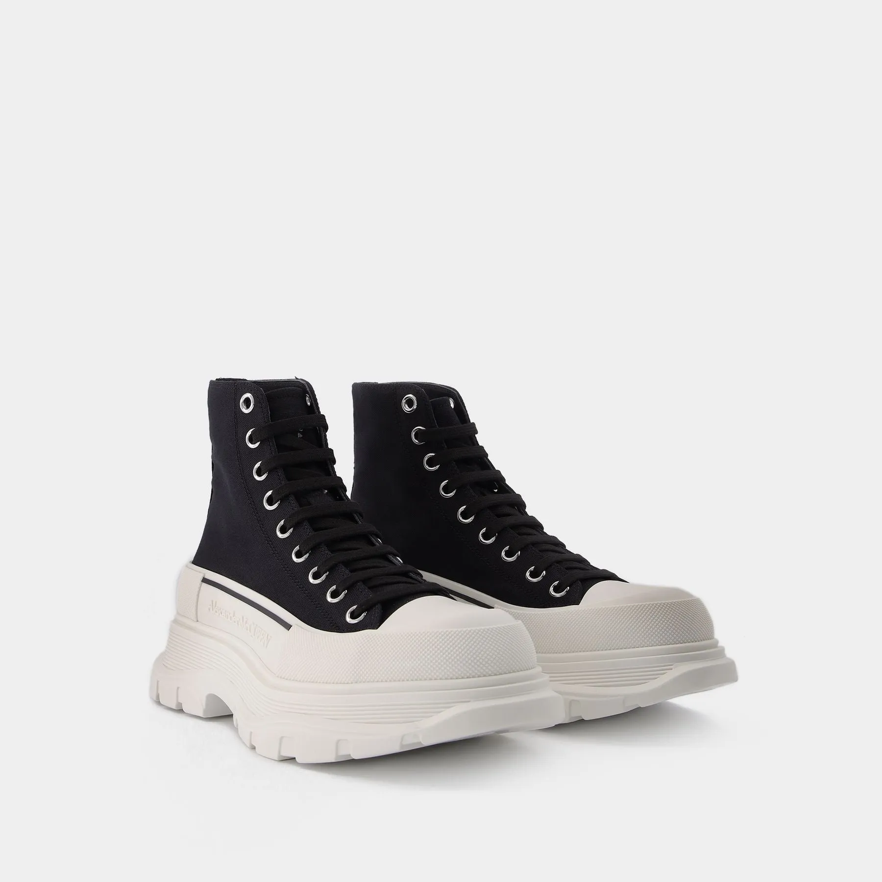 Alexander McQueen  Tread Slick Sneakers - Alexander Mcqueen -  Black/White - Canva