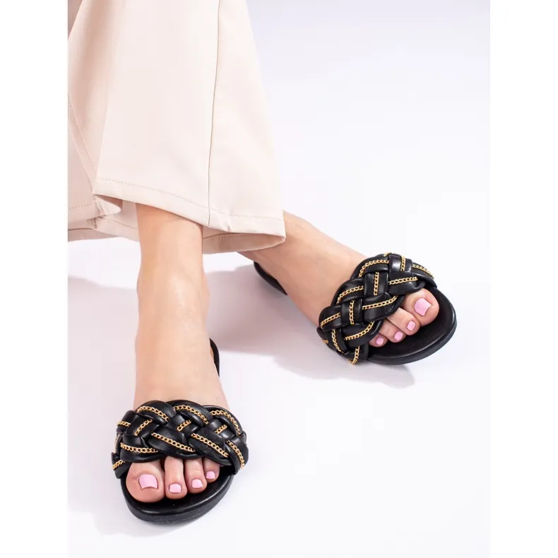 Elegant black sandals with a chain from Shelovet