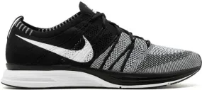 Nike Flyknit Black White sneakers