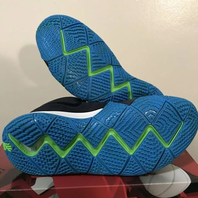 Nike Kyrie 4 Obsidian