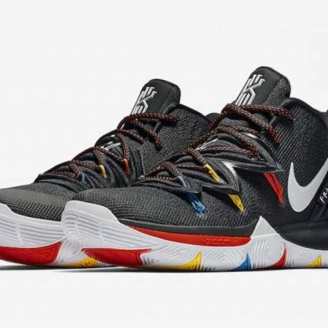 Nike Kyrie 5 Friends