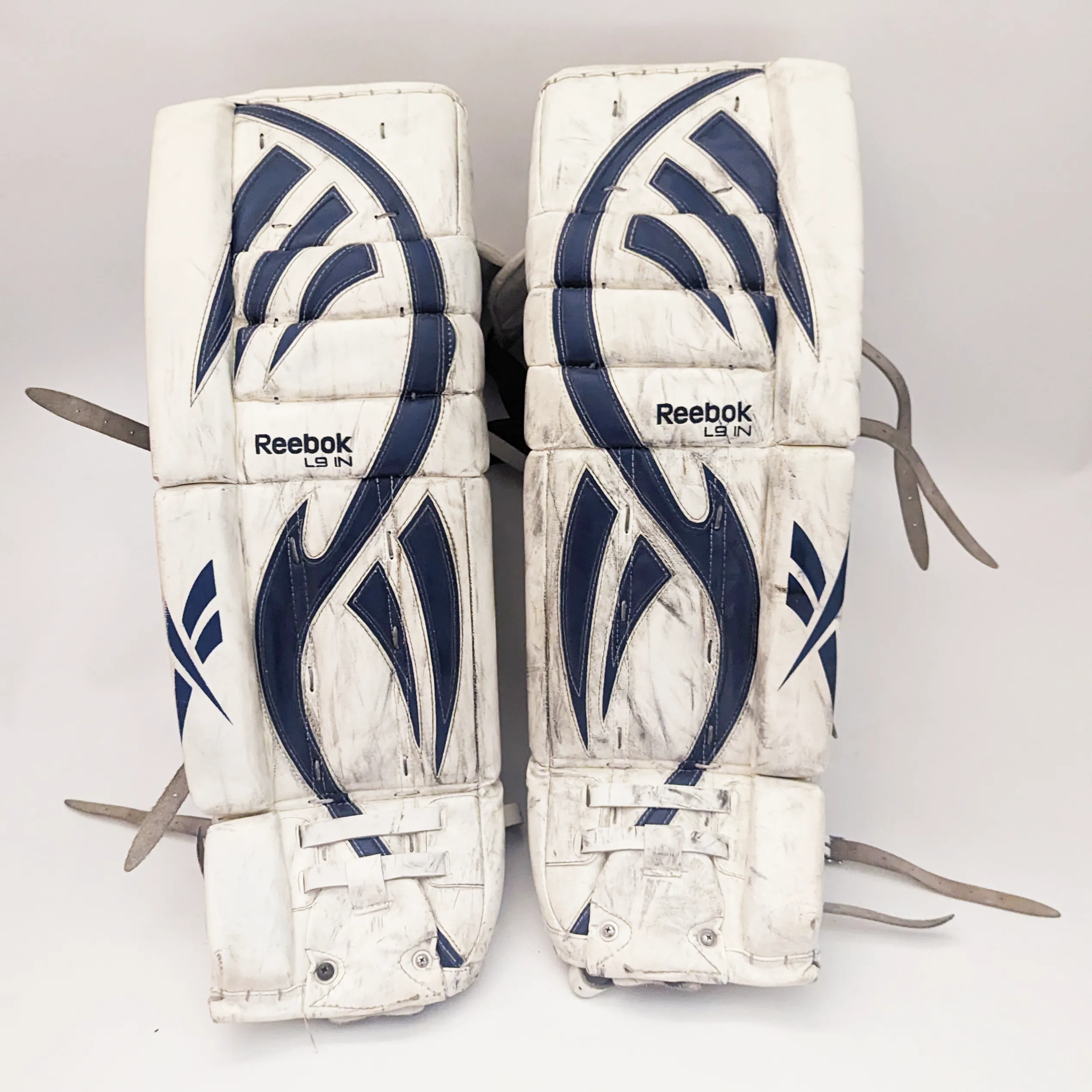 Reebok L9- Used Intermediate Goalie Pads (White/Blue)